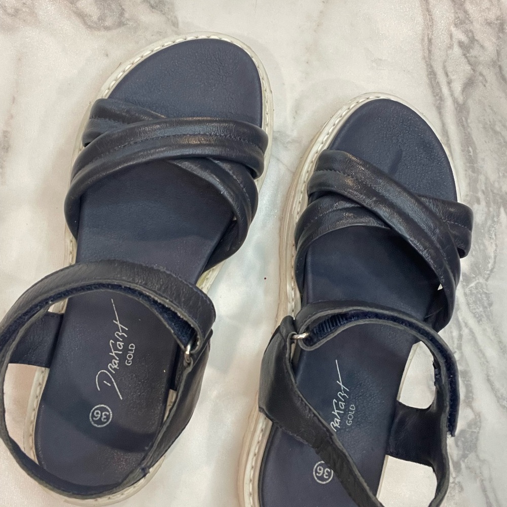 Drakart gold Women's Navy Sandals